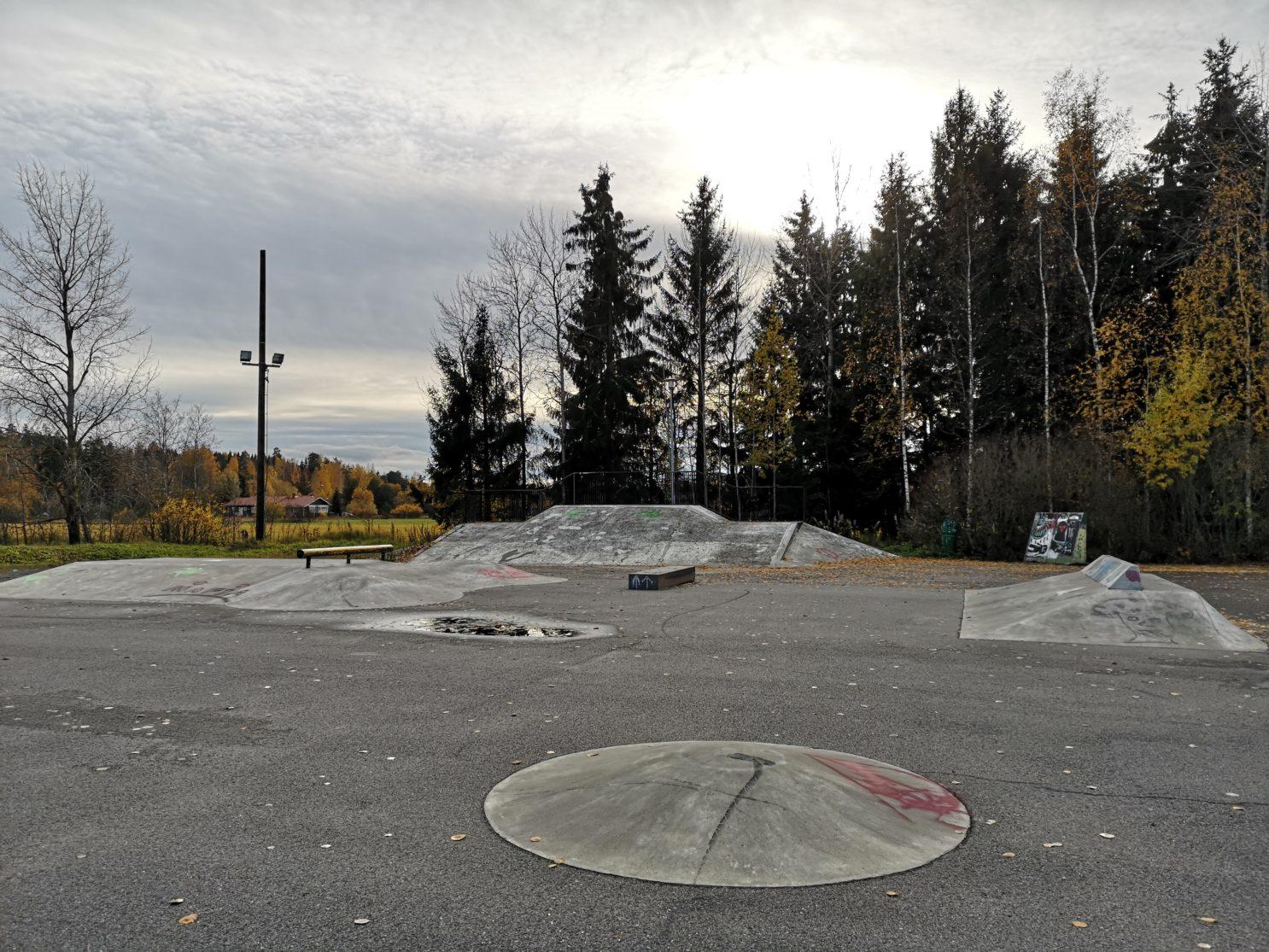 Kirkonkylän skeittipaikka (Bueno)