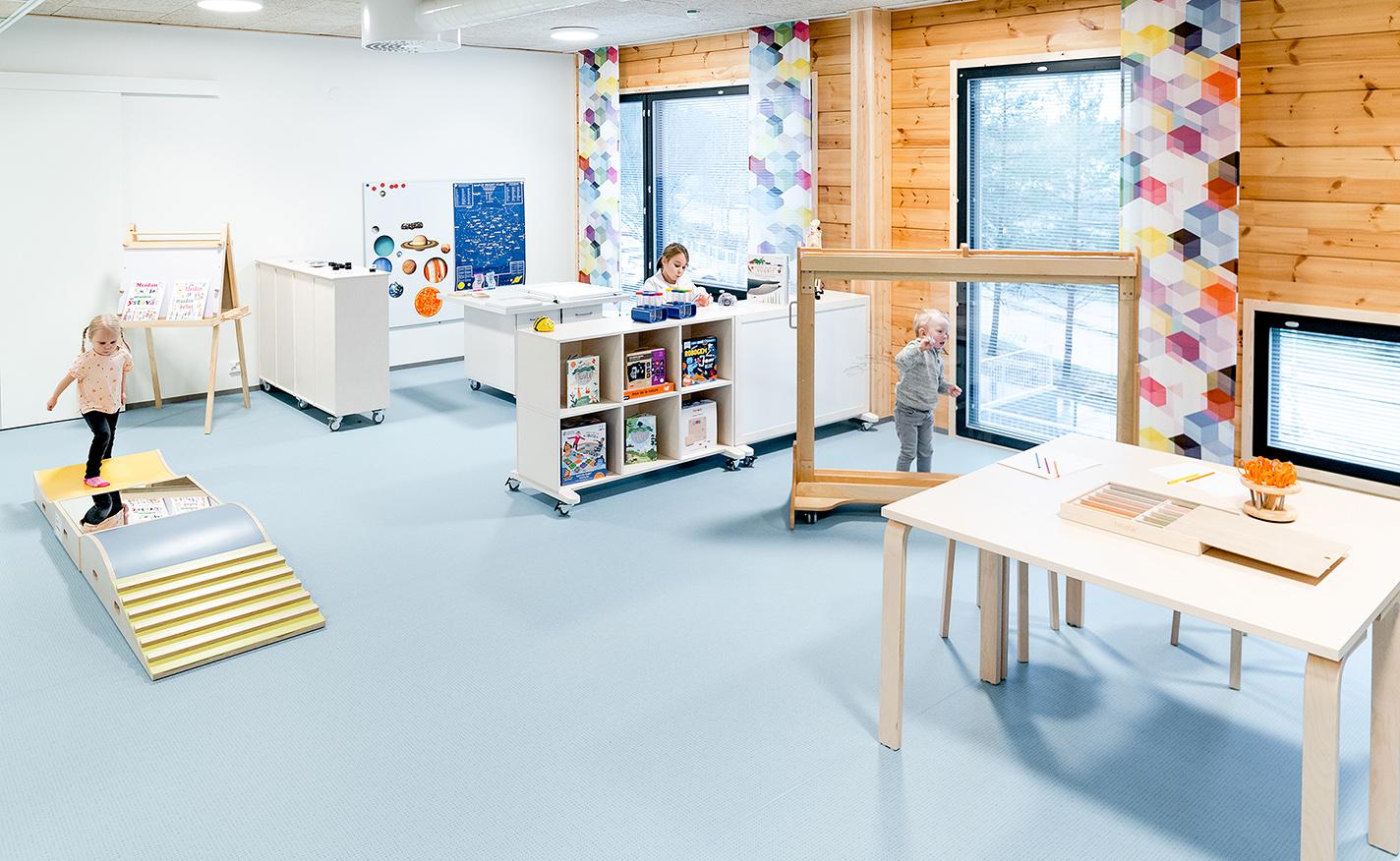 Lapset leikkivät tiedepäiväkodissa. ©Lekolar - kuvaaja Tommi Kinnunen