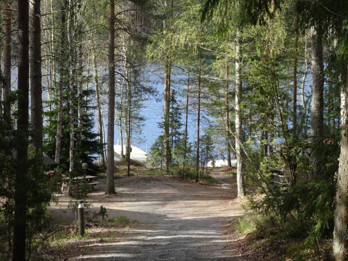 Slumpin kiinteistön ranta laitureineen Herustenjärvellä.