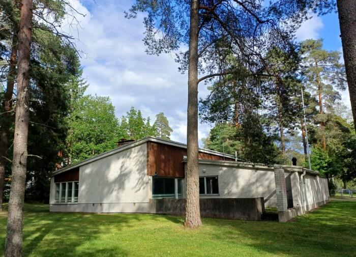 Ulkokuva myytävästä talosta